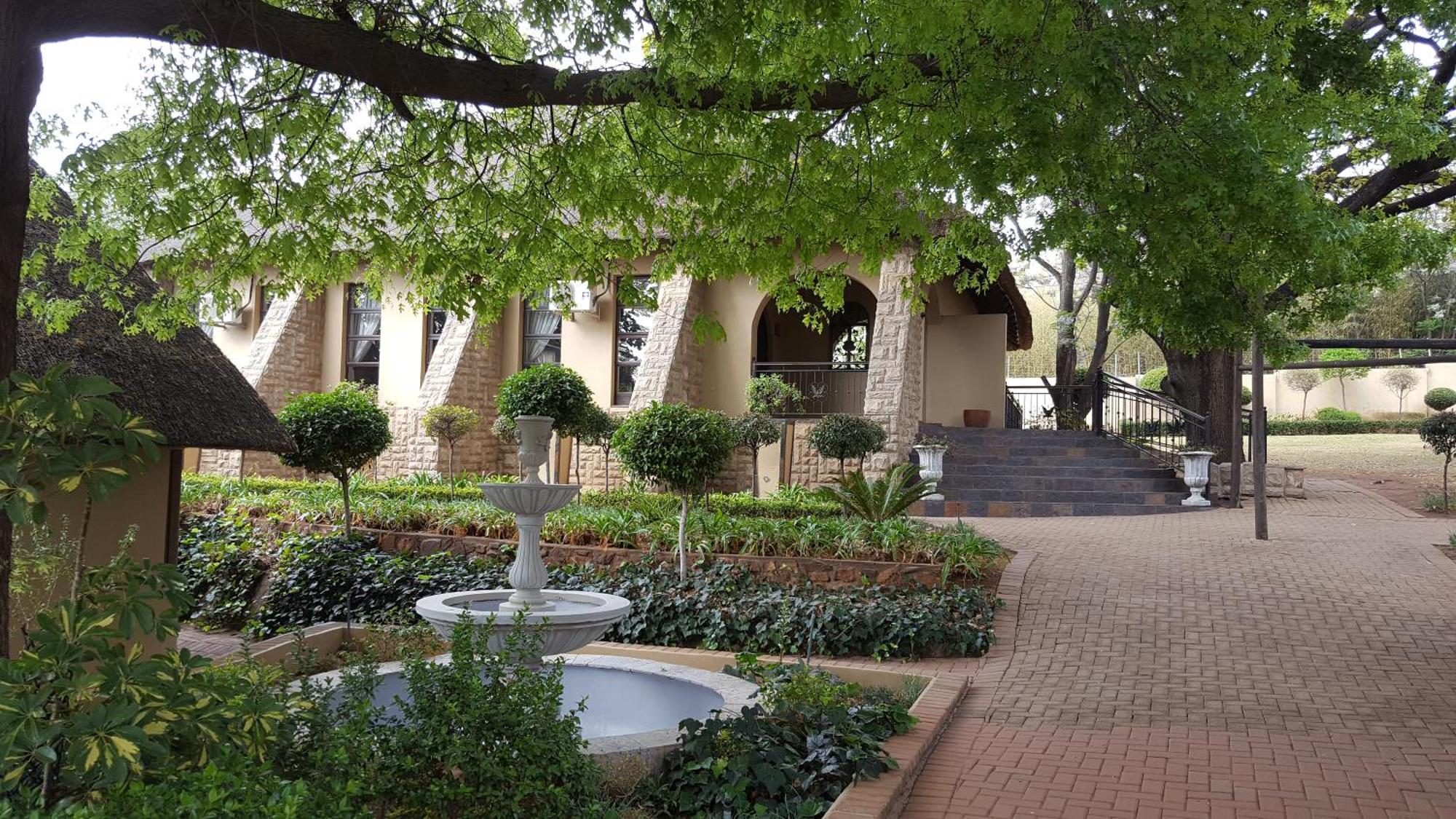Black Eagle Hotel&Spa Roodepoort Esterno foto